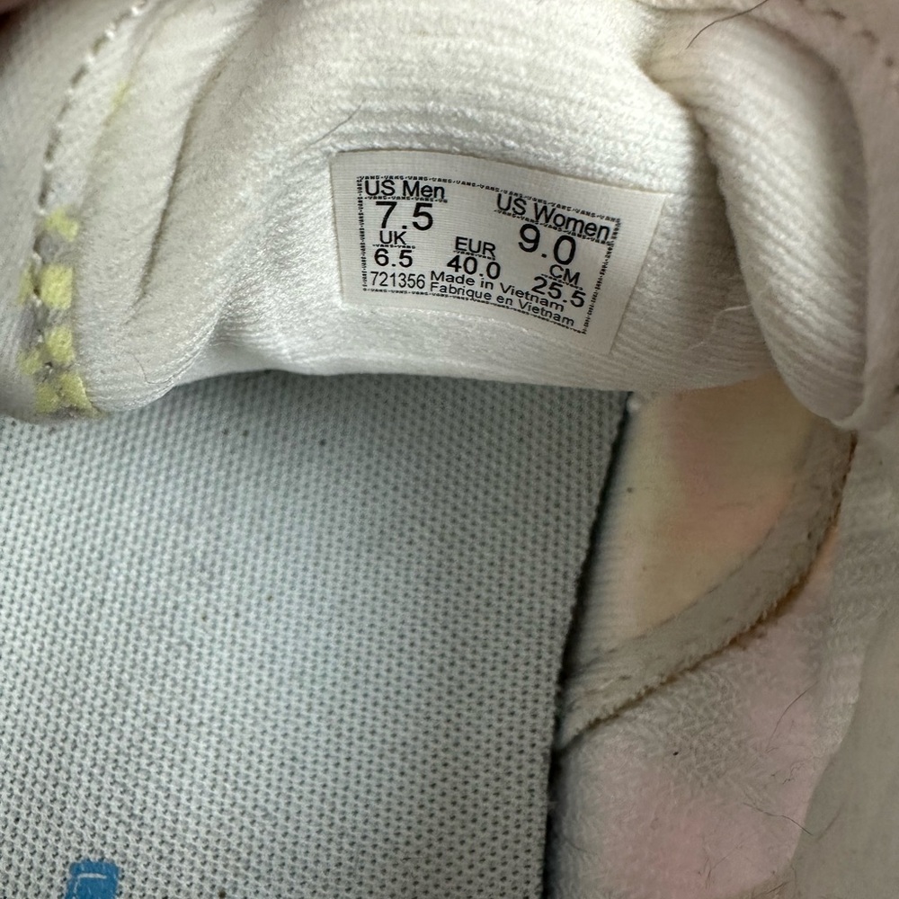 Women’s Vans Sneakers - Cream and Pink Floral Size 9 - Picture 6 of 8